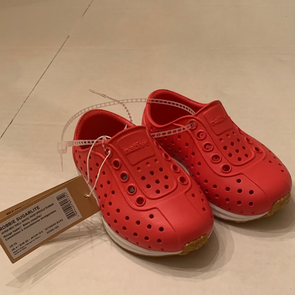 NWT Native Robbie Sugarlite red shoes size 5 Native Red Toddler/child